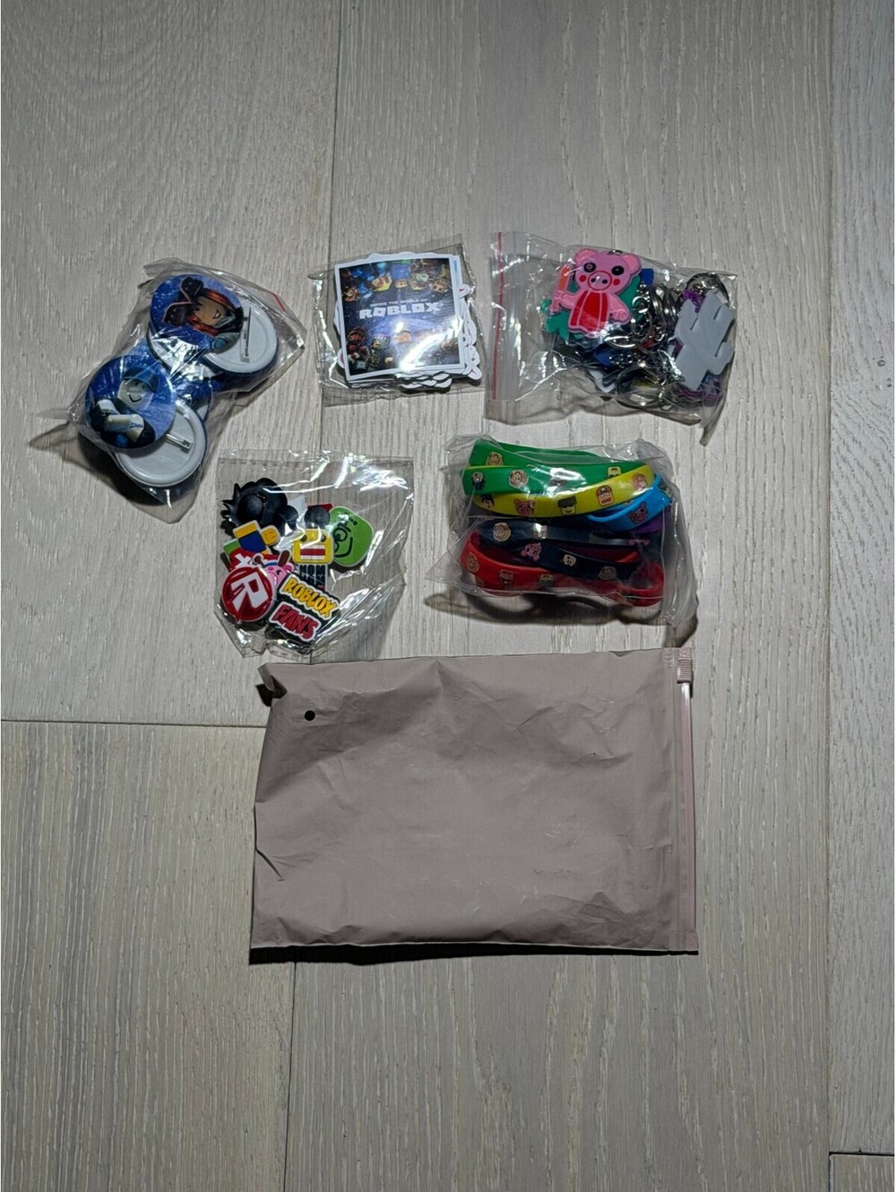 96pc Roblox Party Favor Set Croc Charms Bracelets Keychains Pins Gift Bundle